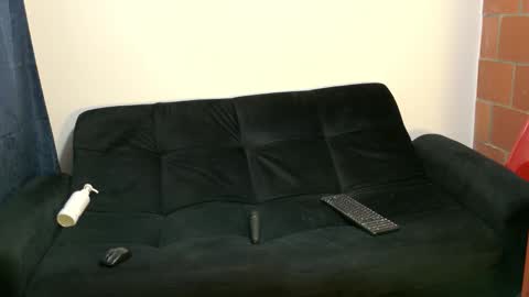 annieflaming online show from December 17, 11:33 pm