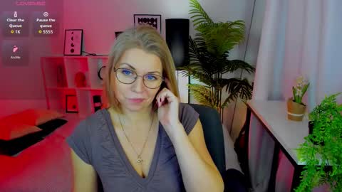 Annie online show from January 16, 5:55 am