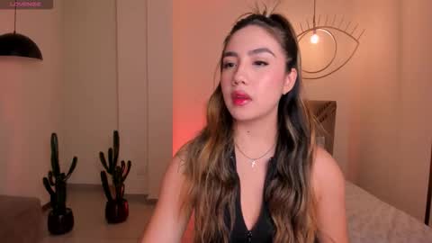 Annie Monroe online show from February 7, 11:36 am