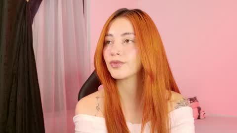 Snapshot of anniemora_ chatting on July 2, 4:40 am Annie online show from July 2, 4:40 am
