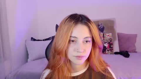 Snapshot of anniemora_ chatting on July 29, 2:32 am Annie online show from July 29, 2:32 am