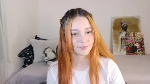 Snapshot of anniemora_ chatting on July 31, 12:10 am Annie online show from July 31, 12:10 am