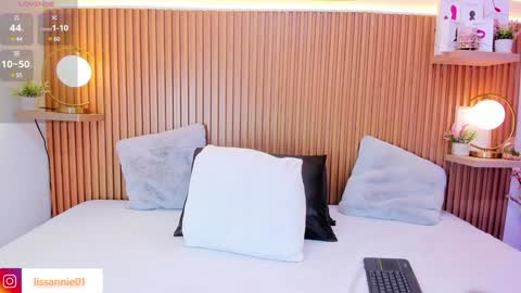 Annieliss online show from January 19, 4:12 am