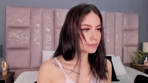 Snapshot of annienasty chatting on October 19, 11:44 am Annie online show from October 19, 11:44 am