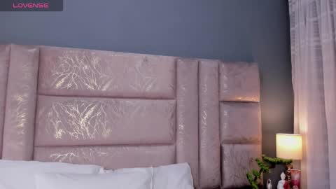 Snapshot of annienasty chatting on November 16, 1:06 pm Annie online show from November 16, 1:06 pm