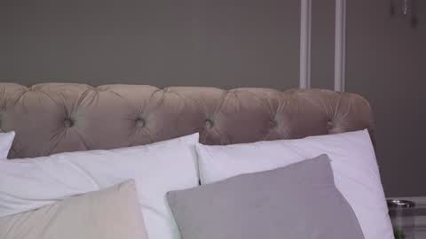 AnnieStyles online show from January 3, 9:25 am