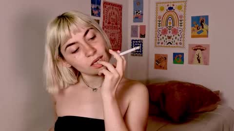 annietinky online show from November 25, 2:44 am