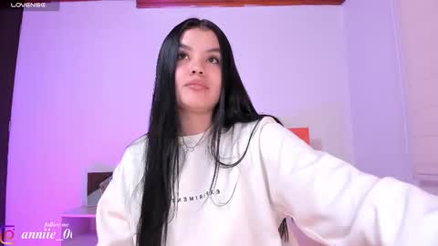 Snapshot of anniie_0 chatting on October 1, 12:27 am Annie online show from October 1, 12:27 am