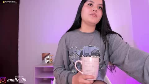 Snapshot of anniie_0 chatting on October 11, 5:55 pm Annie online show from October 11, 5:55 pm