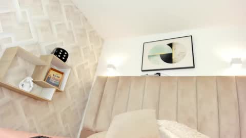 Annie Queen online show from February 6, 4:28 am