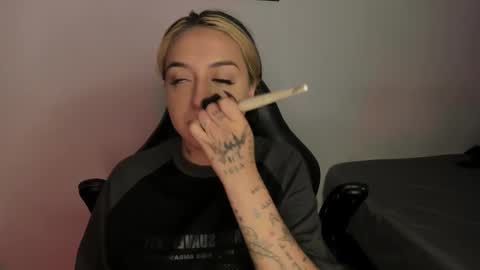 Annika online show from November 30, 3:21 am