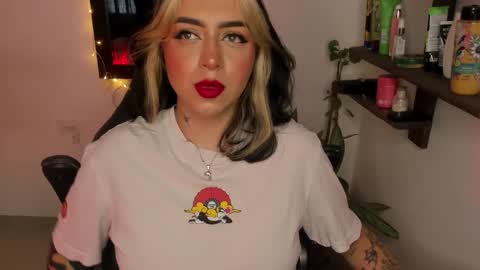 Annika online show from December 20, 1:51 pm