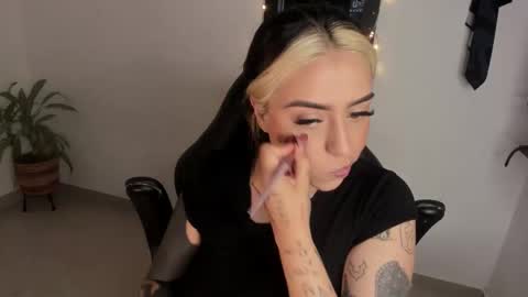 Annika online show from January 14, 12:33 pm