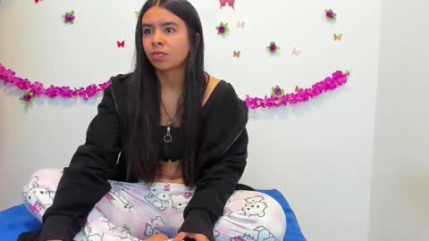 annie online show from January 10, 7:54 am