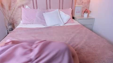 Snapshot of anntonella_watson chatting on March 19, 11:25 am ANTON online show from March 19, 11:25 am