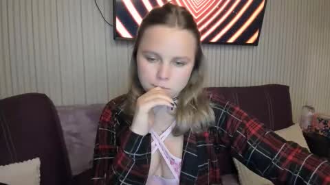 anny_love_you online show from October 7, 9:45 pm