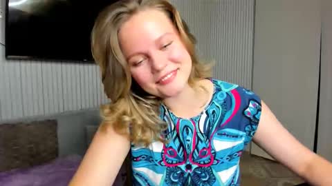 Snapshot of anny_love_you chatting on October 18, 6:41 pm anny_love_you online show from October 18, 6:41 pm