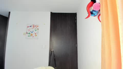 Issabela online show from December 5, 6:33 pm