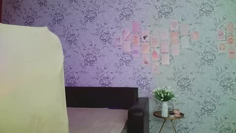 Snapshot of anny_shine chatting on February 15, 5:30 am Annie online show from February 15, 5:30 am