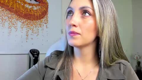 Snapshot of anny_sweet72 chatting on February 11, 12:58 pm Anny online show from February 11, 12:58 pm