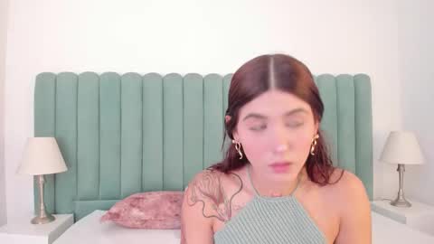 Snapshot of annybombastic chatting on February 10, 5:39 pm Anny online show from February 10, 5:39 pm