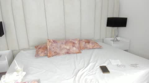 Snapshot of annybombastic chatting on June 19, 9:40 pm Anny online show from June 19, 9:40 pm