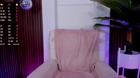 Ana online show from December 23, 6:05 pm