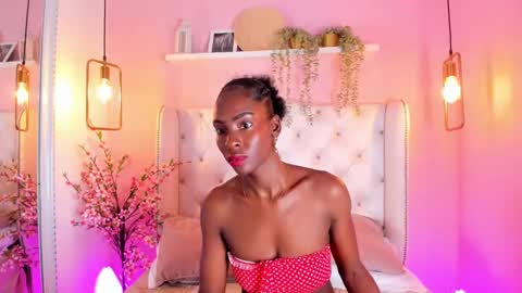 Snapshot of annyfiore chatting on February 1, 6:43 am Anny online show from February 1, 6:43 am