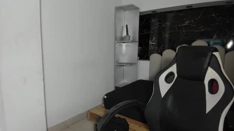 Anny online show from January 13, 8:36 pm