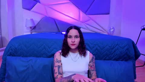 Snapshot of annythomsonn chatting on January 5, 9:14 pm AnnyT online show from January 5, 9:14 pm