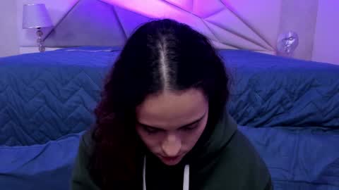 Snapshot of annythomsonn chatting on January 8, 12:17 am AnnyT online show from January 8, 12:17 am