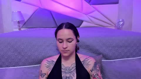 Snapshot of annythomsonn chatting on January 15, 12:30 am AnnyT online show from January 15, 12:30 am