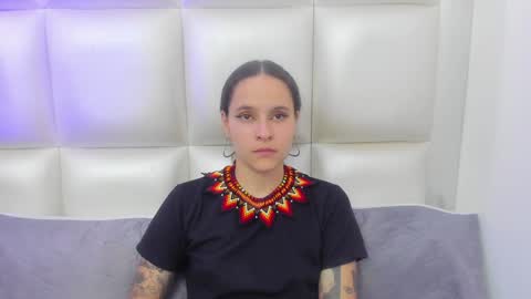 Snapshot of annythomsonn chatting on January 19, 4:22 am AnnyT online show from January 19, 4:22 am