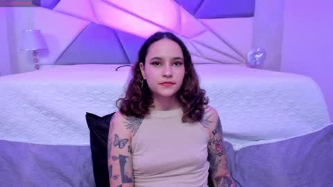 Snapshot of annythomsonn chatting on January 26, 8:45 pm AnnyT online show from January 26, 8:45 pm