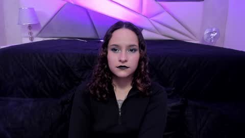 Snapshot of annythomsonn chatting on February 2, 8:51 pm AnnyT online show from February 2, 8:51 pm