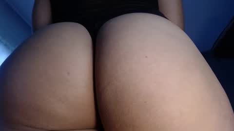 Snapshot of annyyeins chatting on November 9, 1:31 pm Anny Yeins online show from November 9, 1:31 pm