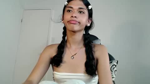 Snapshot of anok_yaii chatting on November 13, 5:50 am anok_yaii online show from November 13, 5:50 am