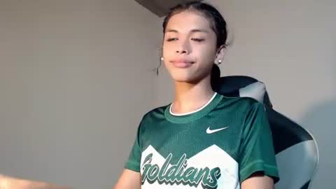 Snapshot of anok_yaii chatting on December 15, 4:33 pm anok_yaii online show from December 15, 4:33 pm