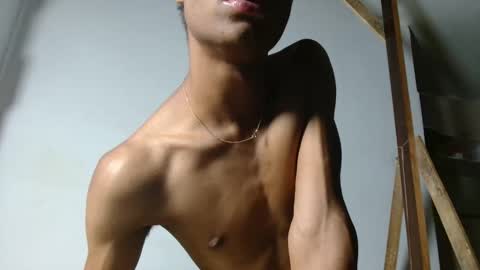 Snapshot of anonimo510968 chatting on January 15, 5:01 am anonimo510968 online show from January 15, 5:01 am