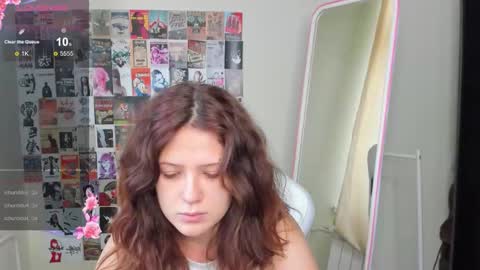 Snapshot of anora_millerr chatting on November 29, 8:17 am Anora online show from November 29, 8:17 am