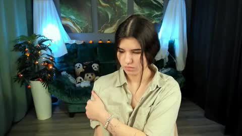 Anora online show from October 10, 6:40 pm