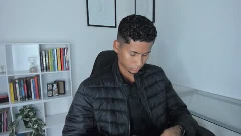 anozly online show from March 15, 11:22 pm