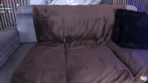 Anthoneladoll online show from February 14, 1:02 am