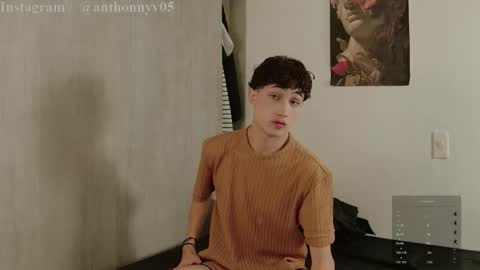 Snapshot of anthonny_05 chatting on November 2, 11:18 pm TONY NEW ACCOUNT online show from November 2, 11:18 pm