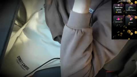 Anthony online show from December 5, 5:53 pm