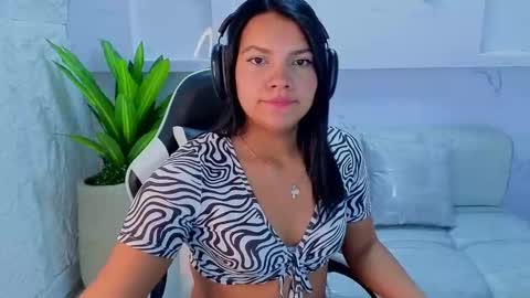 Antonela online show from September 22, 1:02 pm