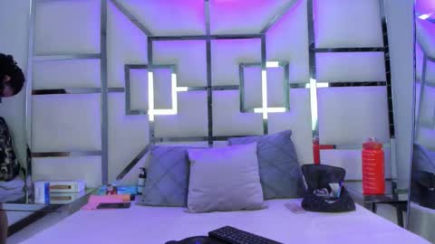 Snapshot of antonelablaze chatting on April 15, 3:35 am AntonelaBlaze online show from April 15, 3:35 am