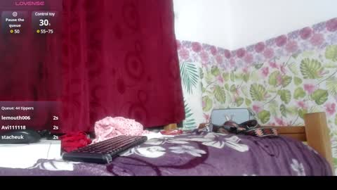 alisontitsmilk19 stip  live. online show from December 27, 2:25 am