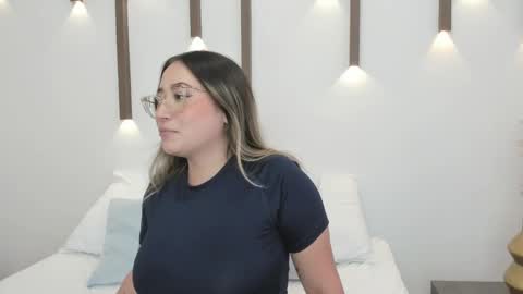 A N T O N E L L A  online show from January 20, 5:59 pm