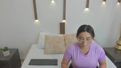 A N T O N E L L A  online show from January 30, 6:10 pm